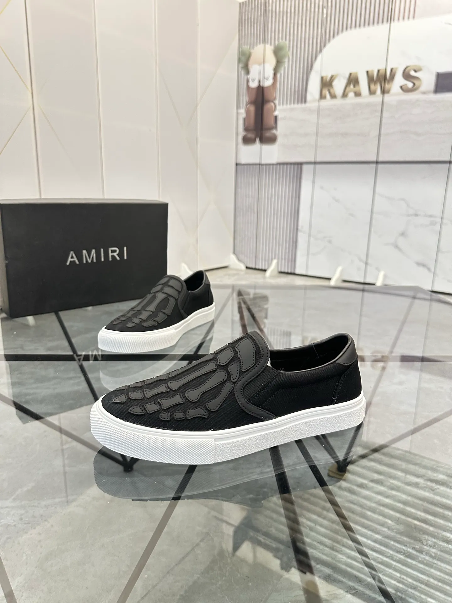 Men's shoes for sale 💰: 💰P420¥ Product trademark: AMIRI*「EMIR*] slip-on Regular size: 38-44 (can be customized to 37.45.46) Product materials: Upper imported original fabric spliced ​​cowhide, breathable lining, original outsole. No.: 1023